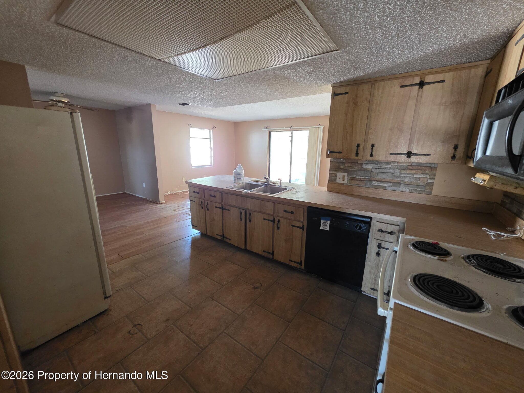 1364 Dill Avenue, Spring Hill, FL 34608 photo 2