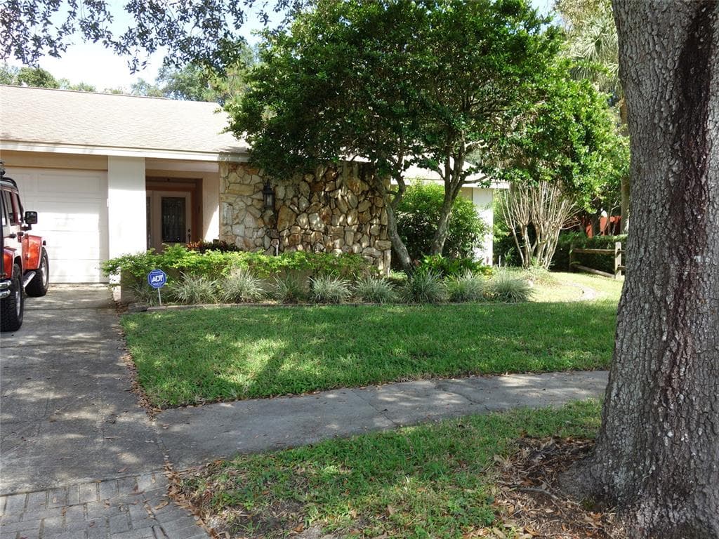 4101 WINDTREE DRIVE, TAMPA, FL 33624 photo 2