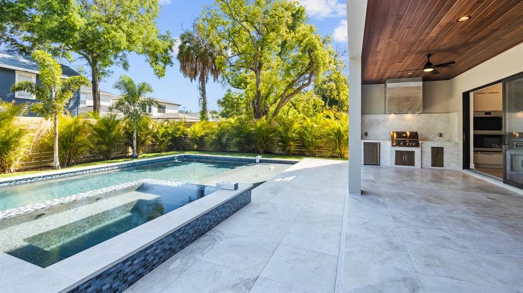 2608 RIDGEWOOD AVENUE, TAMPA, FL 33602 photo 4