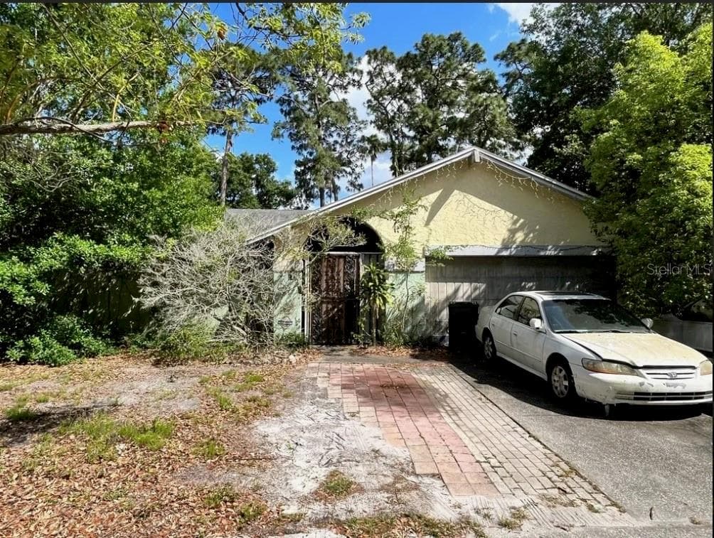 13913 CHERRY CREEK DRIVE, TAMPA, FL 33618