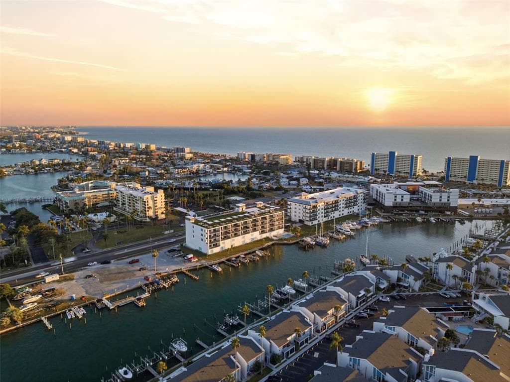 400 150TH AVENUE Unit 304, MADEIRA BEACH, FL 33708 photo 2