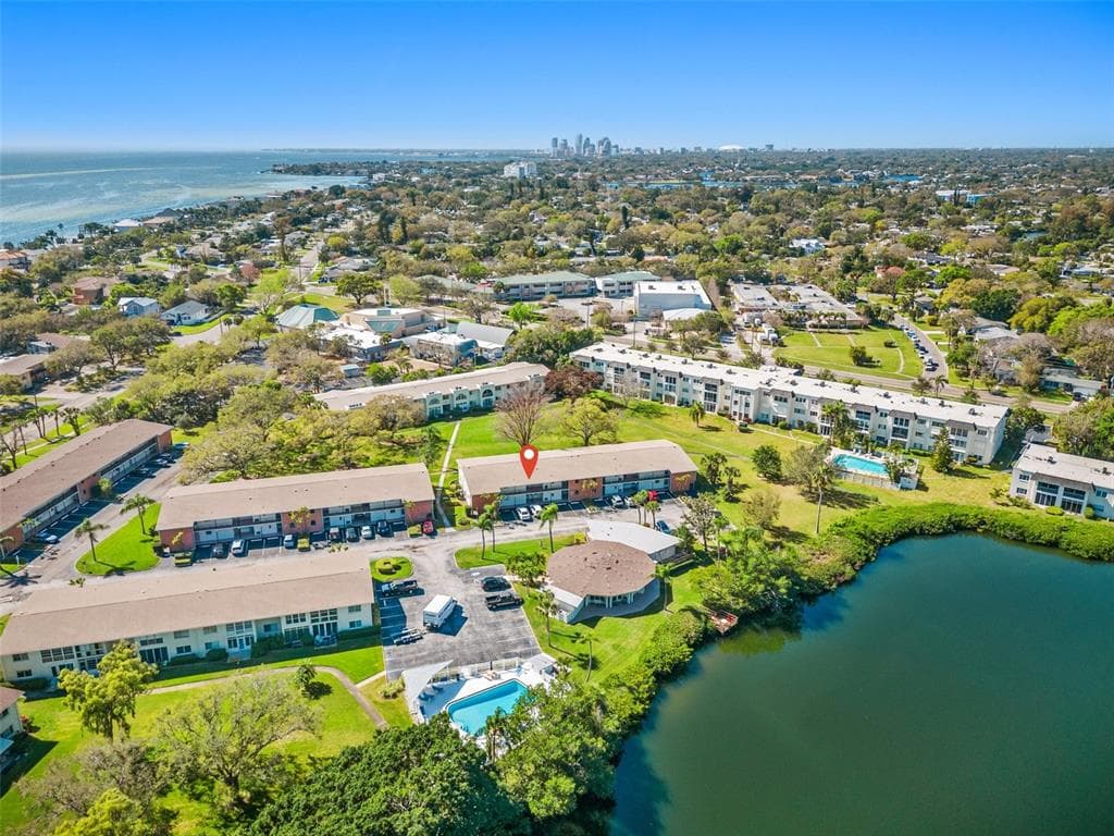 4520 Overlook Drive NE, Unit 128, St Petersburg, FL, 33703