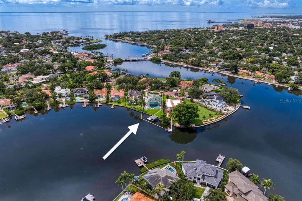 420 COFFEE POT RIVIERA, Street PETERSBURG, FL 33704 photo 3