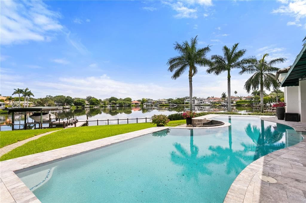 420 COFFEE POT RIVIERA, Street PETERSBURG, FL 33704 photo 5