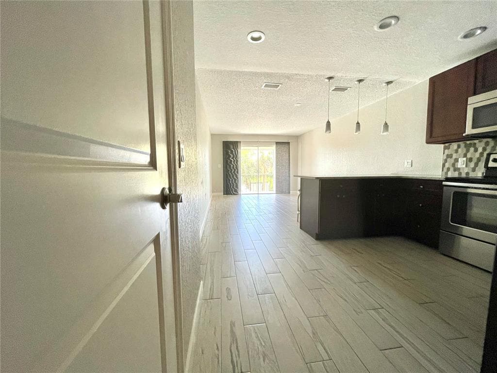 1860 MA AVENUE Unit 214, Street PETERSBURG, FL 33703 photo 3