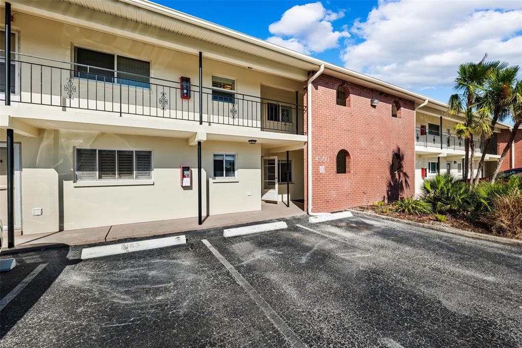 4560 Overlook Drive NE, Unit 271, St Petersburg, FL, 33703