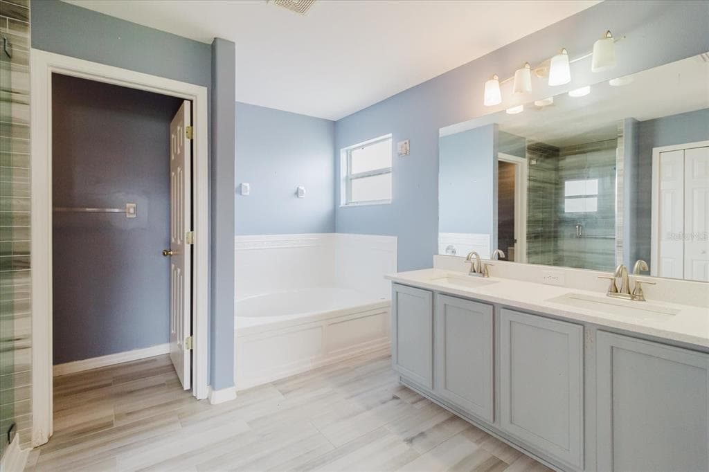 7423 PULTENEY Drive, WESLEY CHAPEL, FL 33545 photo 3