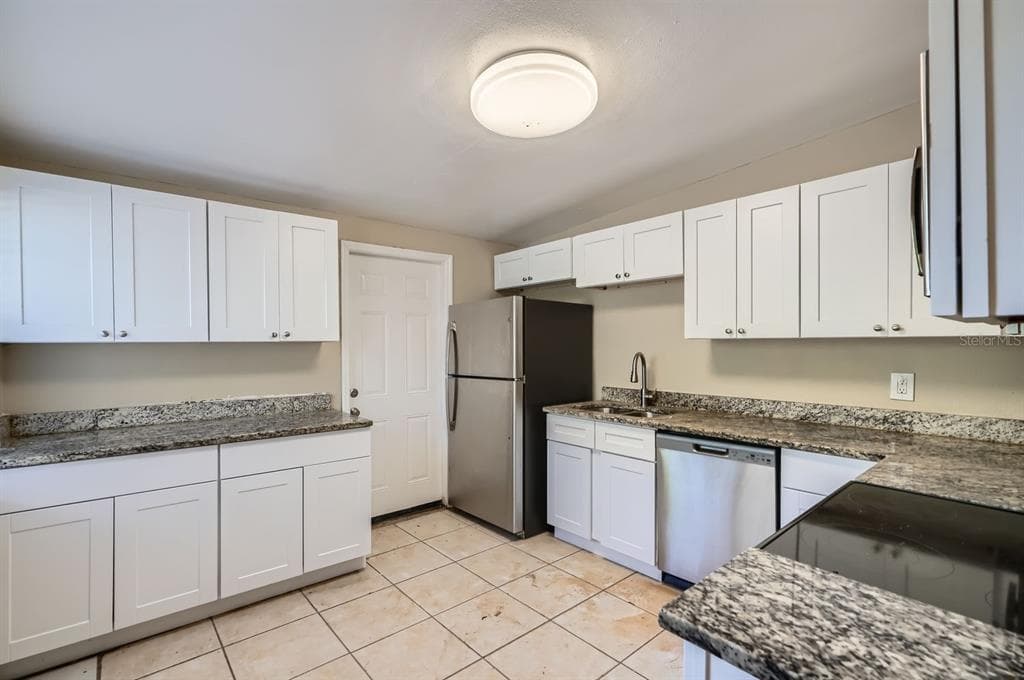 634 NEWTON Avenue, Street PETERSBURG, FL 33701 photo 2