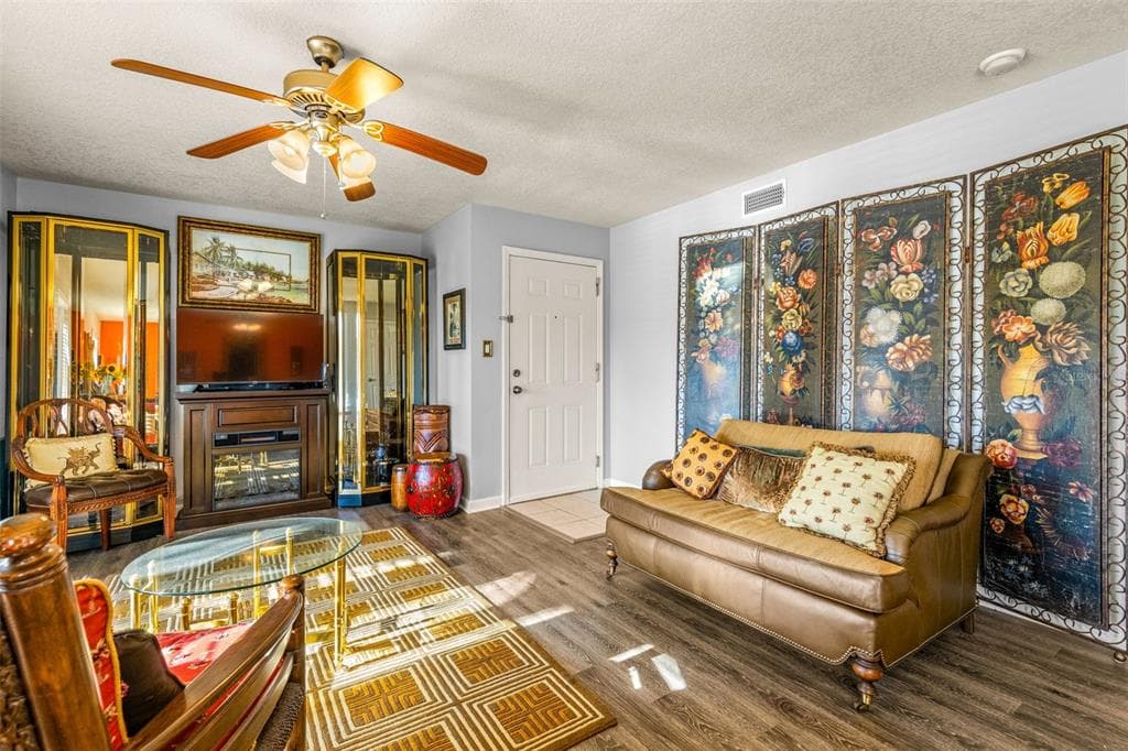 3889 POMPANO DRIVE Unit A, Street PETERSBURG, FL 33705 photo 4