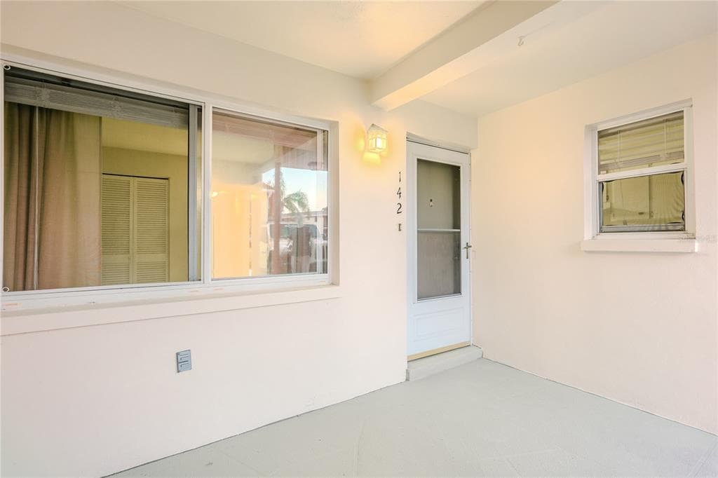 4540 Overlook Drive NE, Unit 142, St Petersburg, FL, 33703