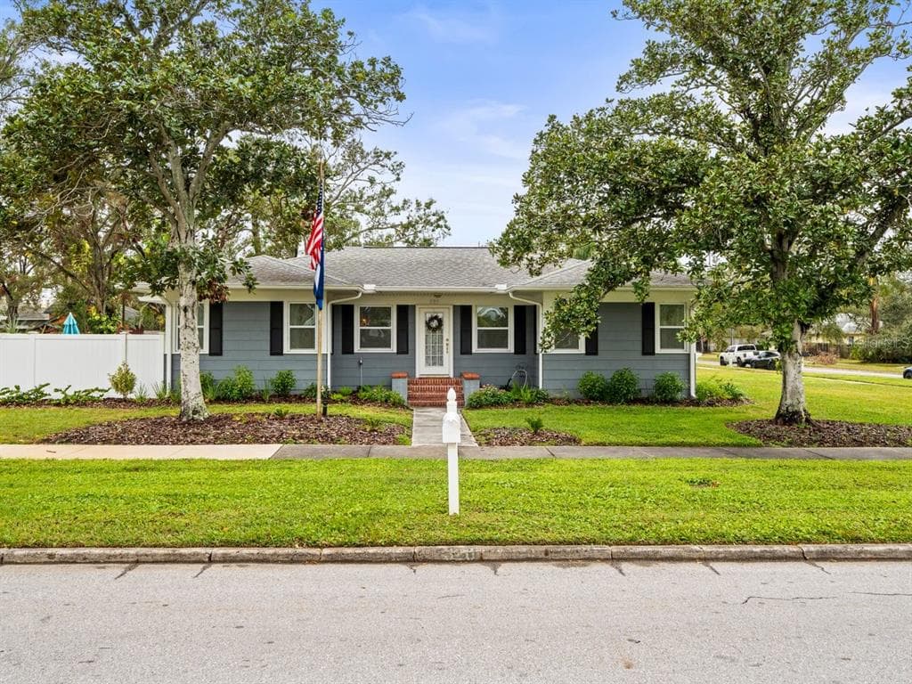 320 N Madison Avenue, Clearwater, FL, 33755
