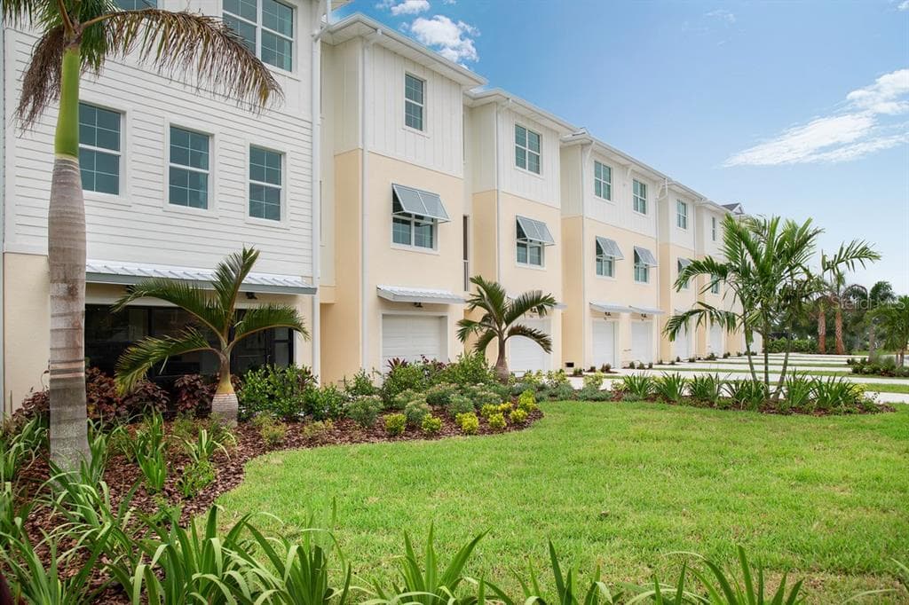 7350 MARATHON DRIVE, SEMINOLE, FL 33777