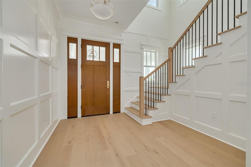 323 APPIAN WAY, Street PETERSBURG, FL 33704 photo 5