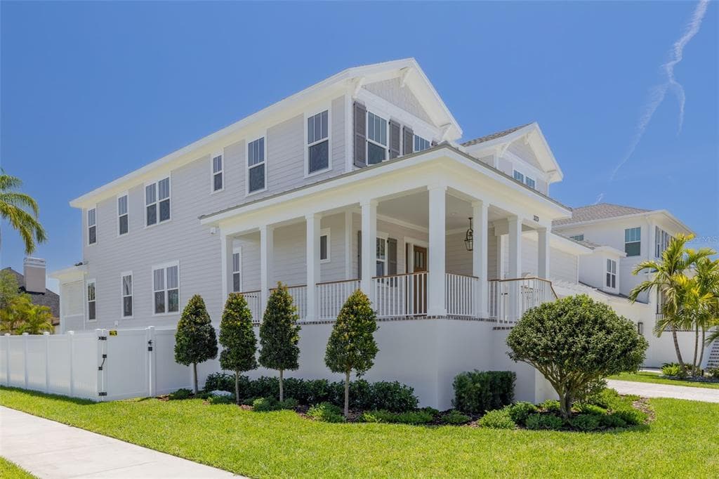 323 APPIAN WAY, Street PETERSBURG, FL 33704 photo 4