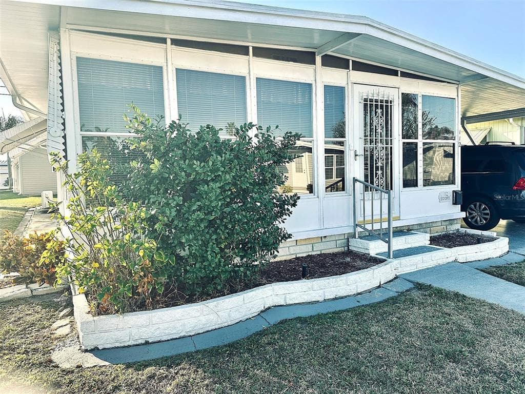 2000 BAY DRIVE, LARGO, FL 33771