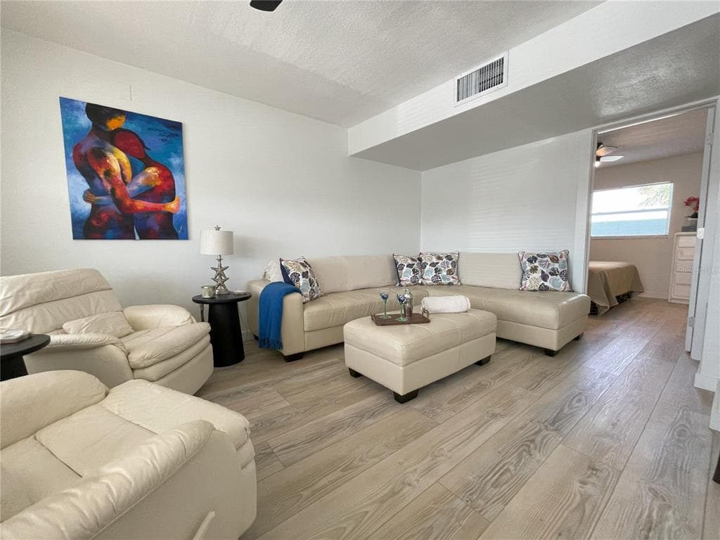 250 ROSERY ROAD Unit 329, LARGO, FL 33770 photo 2