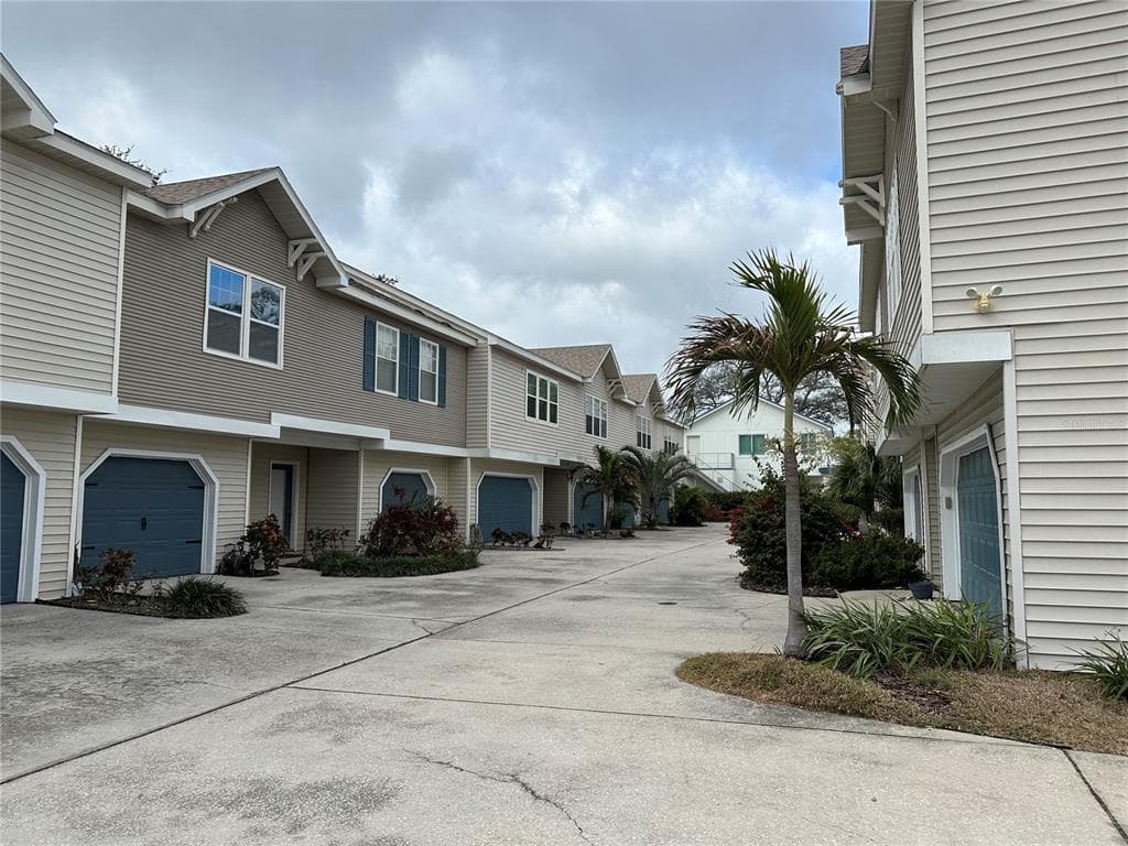 2900 AZEELE STREET Unit H, TAMPA, FL 33609