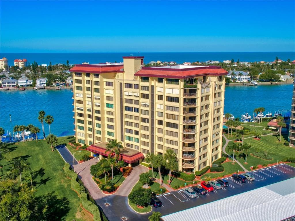 700 ISLAND WAY Unit 404, CLEARWATER BEACH, FL 33767 photo 2