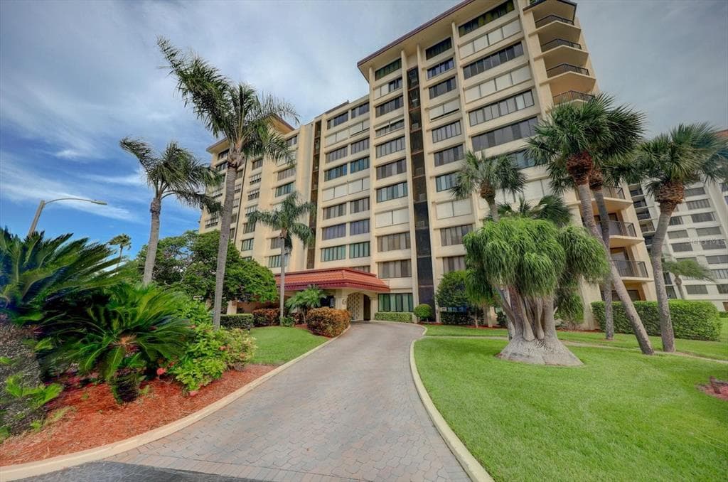 700 ISLAND WAY Unit 404, CLEARWATER BEACH, FL 33767