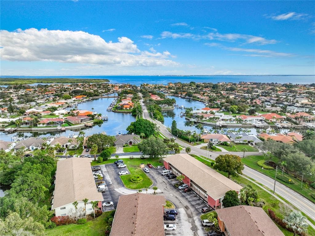 4570 Overlook Drive NE, Unit 282, St Petersburg, FL, 33703