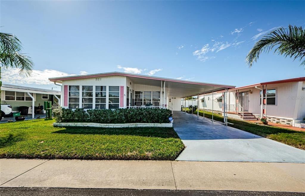 19 DRURY LANE, TARPON SPRINGS, FL 34689