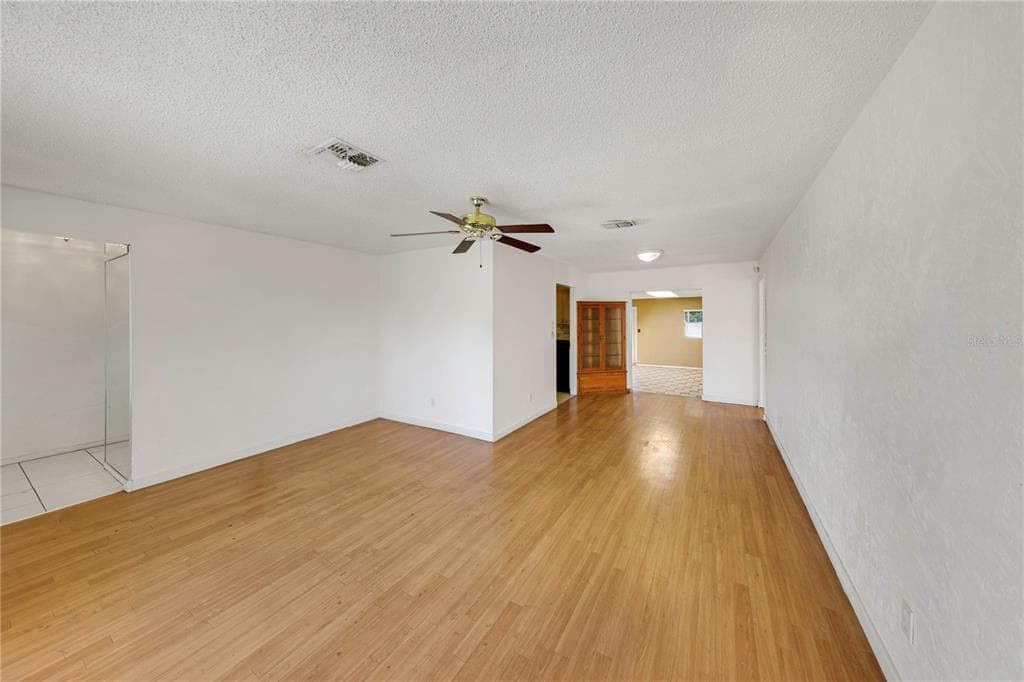 1137 54TH AVENUE, ST PETERSBURG, FL, 33705 photo 3