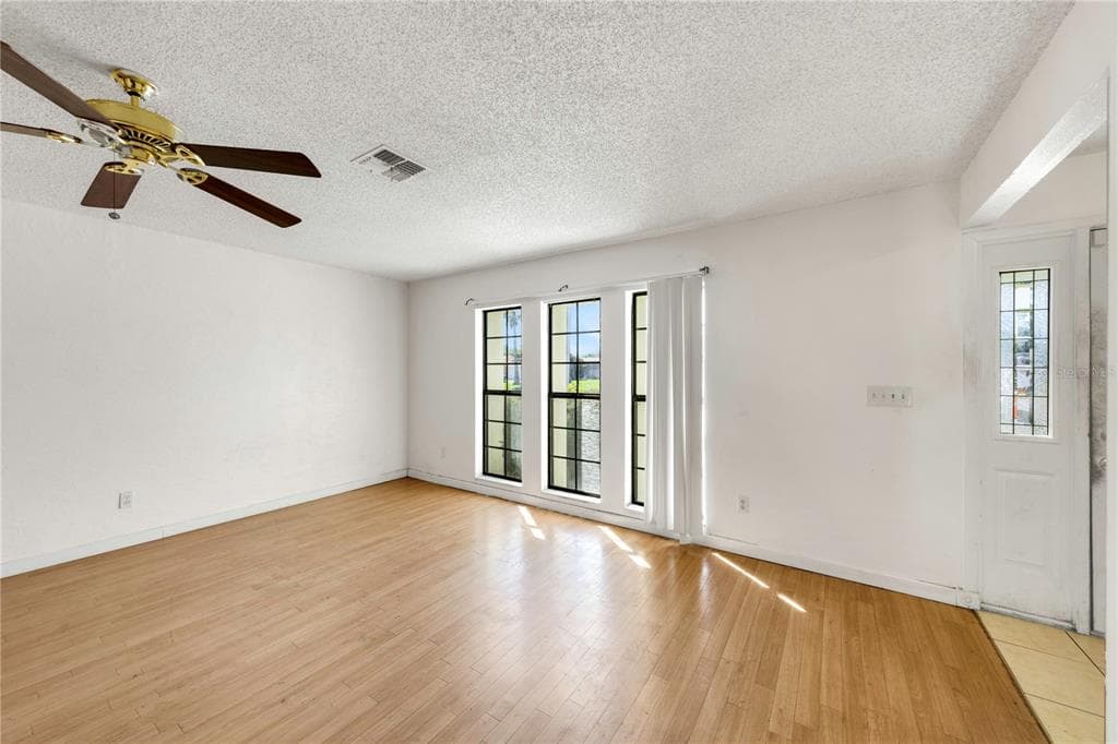 1137 54TH AVENUE, ST PETERSBURG, FL, 33705 photo 4