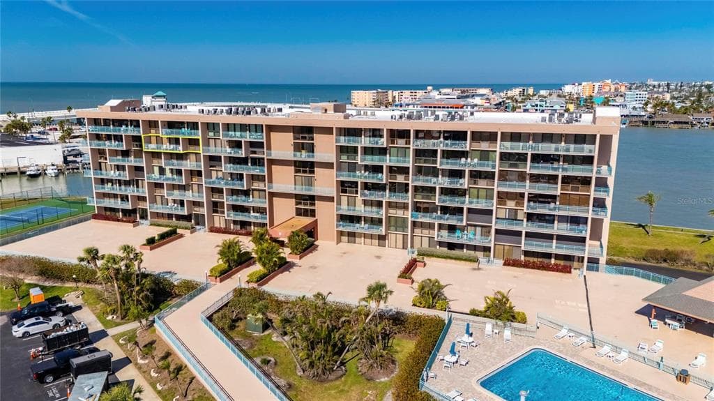 1 KEY CAPRI Unit 604W, TREASURE ISLAND, FL 33706 photo 4