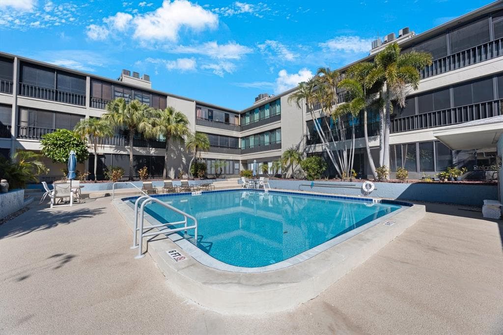 215 VALENCIA BOULEVARD Unit 205, BELLEAIR BLUFFS, FL 33770