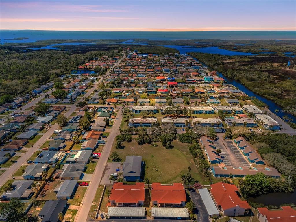 9980 EAGLES POINT CIRCLE Unit 1, PORT RICHEY, FL 34668 photo 3