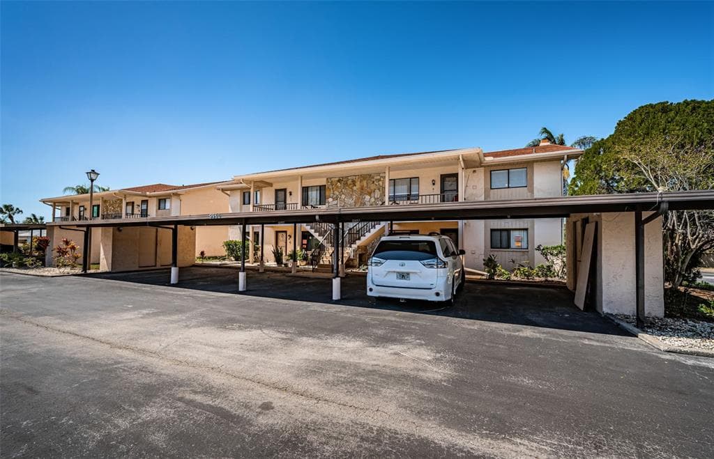 9980 EAGLES POINT CIRCLE Unit 1, PORT RICHEY, FL 34668 photo 5