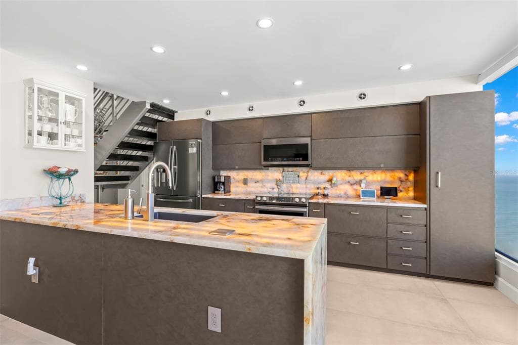 440 GULFVIEW BOULEVARD Unit 1701, CLEARWATER BEACH, FL 33767 photo 5