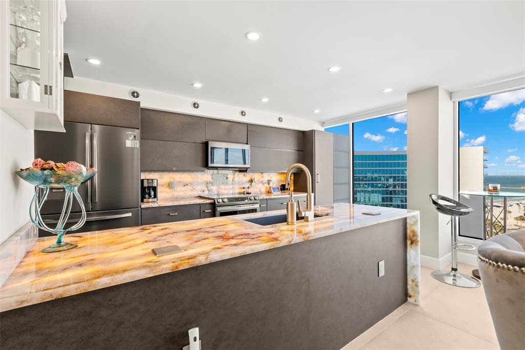 440 GULFVIEW BOULEVARD Unit 1701, CLEARWATER BEACH, FL 33767 photo 4