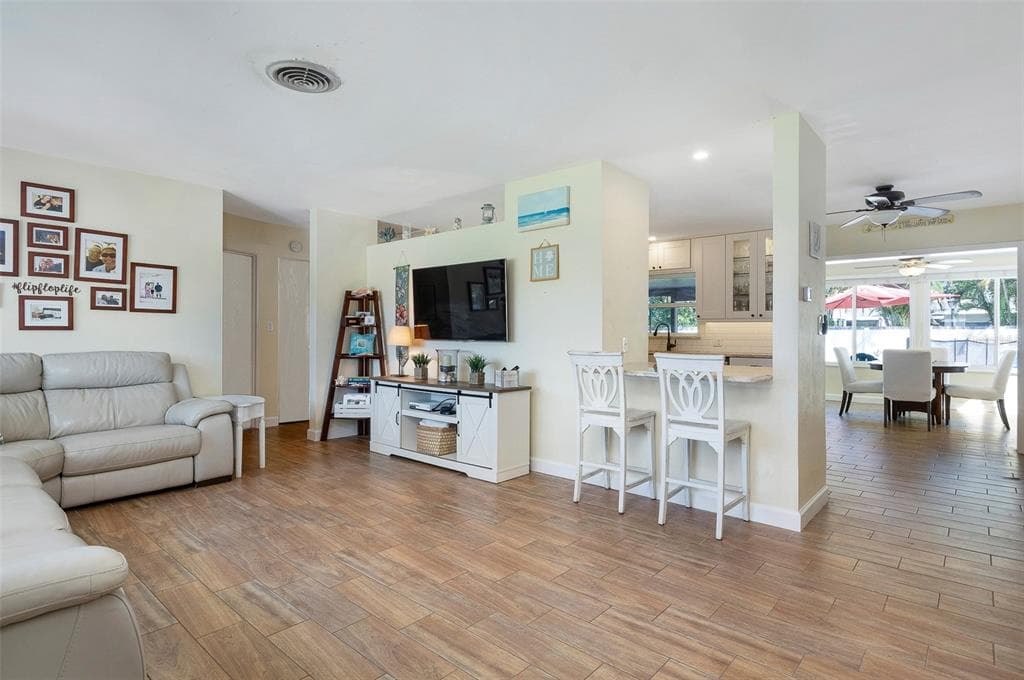 731 44TH AVENUE, Street PETERSBURG, FL 33703 photo 3