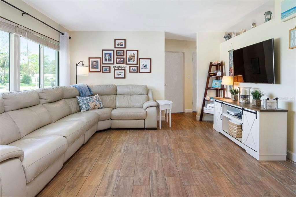 731 44TH AVENUE, Street PETERSBURG, FL 33703 photo 4