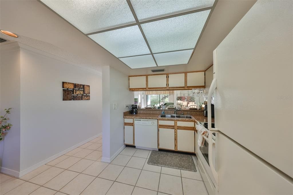 6123 113TH STREET Unit 510, SEMINOLE, FL 33772 photo 4