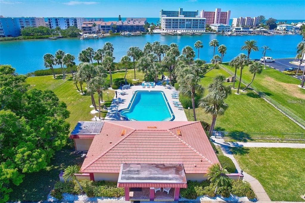 10190 IMPERIAL POINT DRIVE Unit 8, LARGO, FL 33774 photo 5