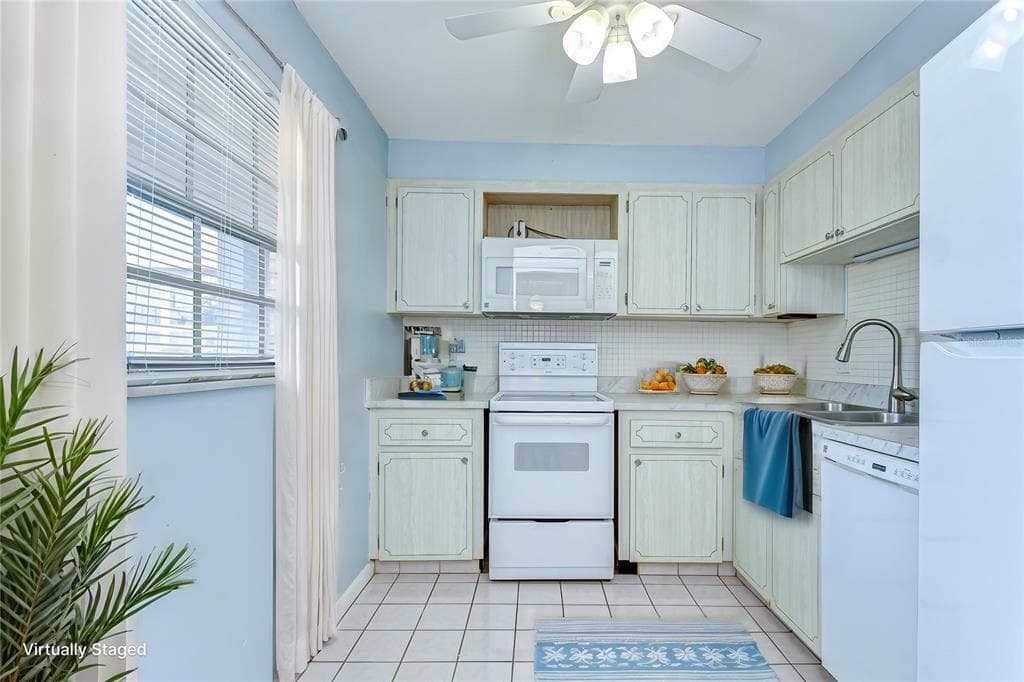 10190 IMPERIAL POINT DRIVE Unit 8, LARGO, FL 33774 photo 4