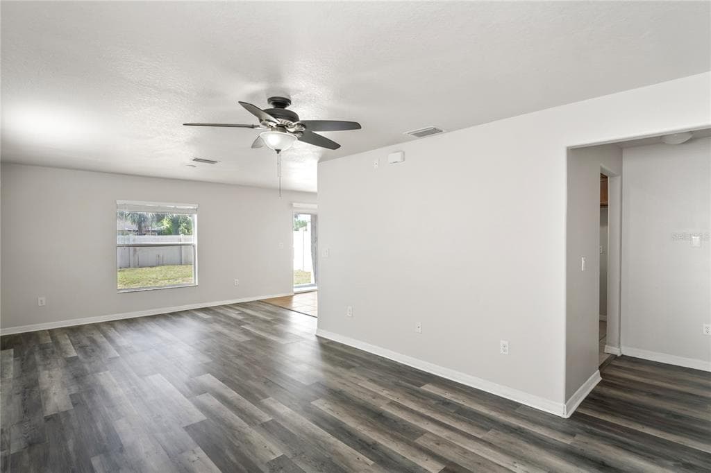 7350 LUMBER PORT Drive, RUSKIN, FL 33573 photo 2