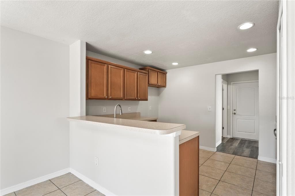 7350 LUMBER PORT Drive, RUSKIN, FL 33573 photo 5