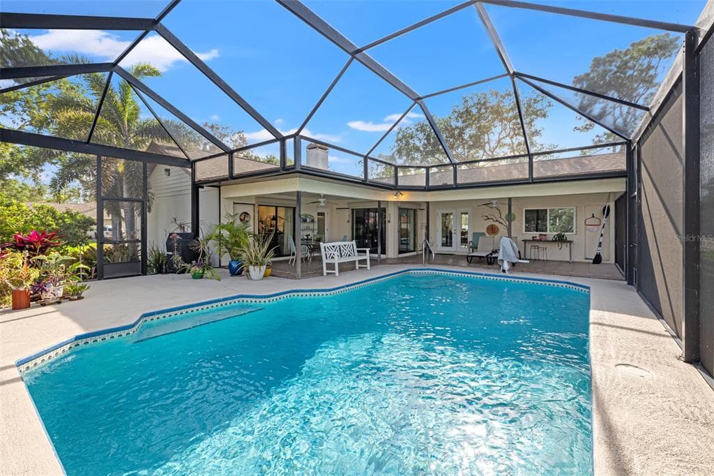 7201 15TH Court, Street PETERSBURG, FL 33702 photo 2