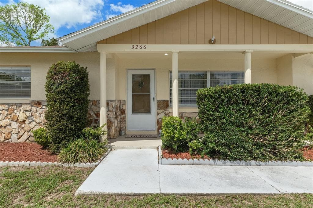 3288 MAIDENCANE Drive, BEVERLY HILLS, FL 34465 photo 4