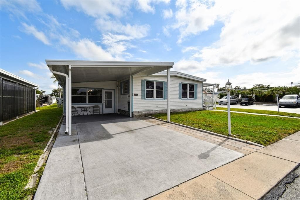 12651 SEMINOLE BOULEVARD, LARGO, FL 33778 photo 3