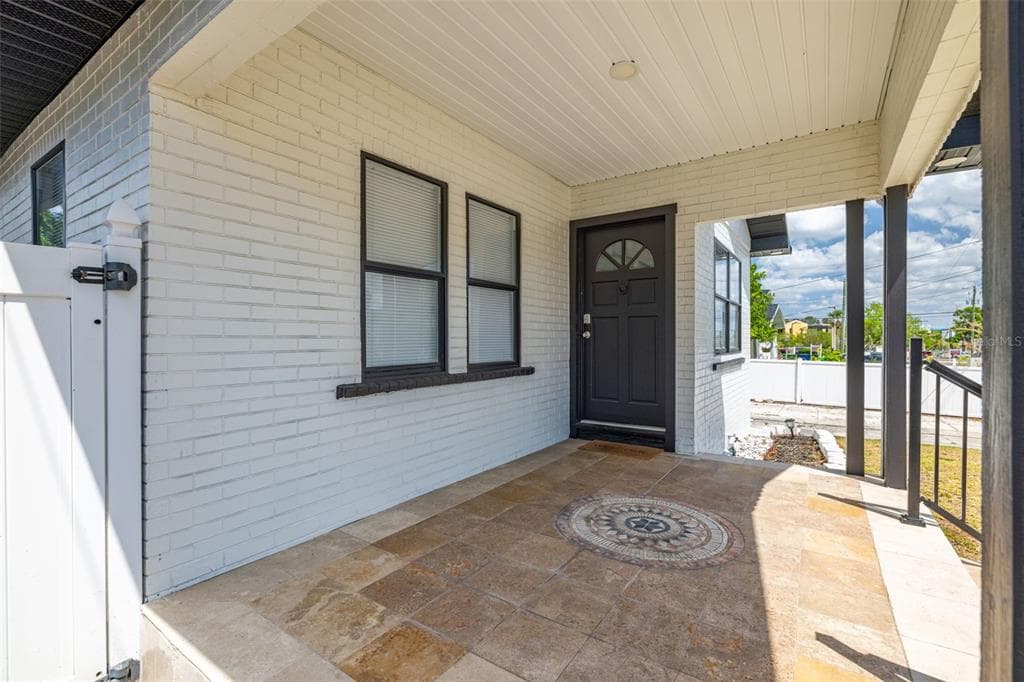 2511 BRADDOCK Street, TAMPA, FL 33607 photo 2