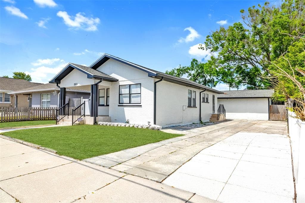 2511 BRADDOCK Street, TAMPA, FL 33607