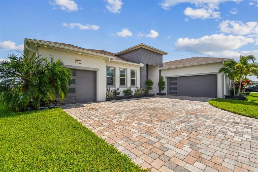 8936 SANDERS TREE Loop, WESLEY CHAPEL, FL 33545