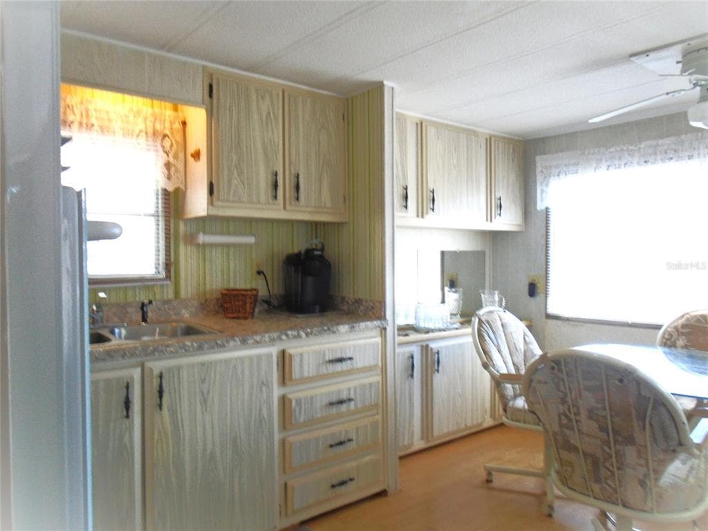 652 54TH LANE, GULFPORT, FL 33707 photo 5