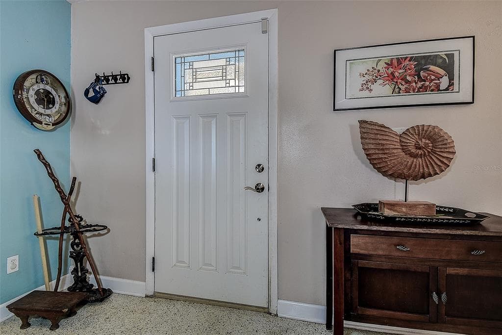 5931 33 AVENUE, Street PETERSBURG, FL 33710 photo 4