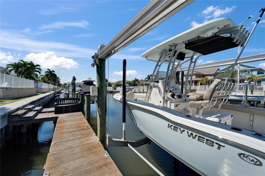 426 ISLEBAY DRIVE, APOLLO BEACH, FL 33572 photo 2