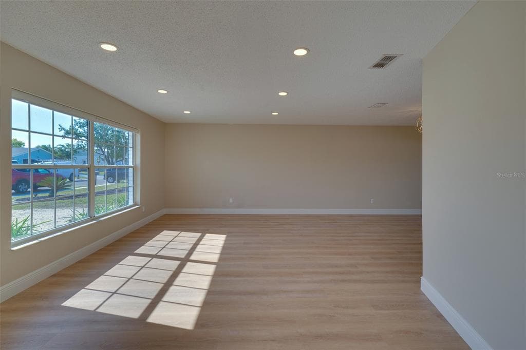 6528 SANTIAGO Court, APOLLO BEACH, FL 33572 photo 5